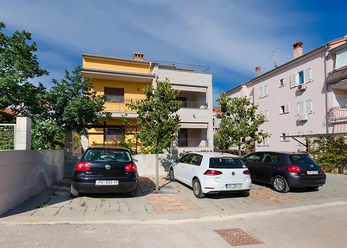Apartment Goran