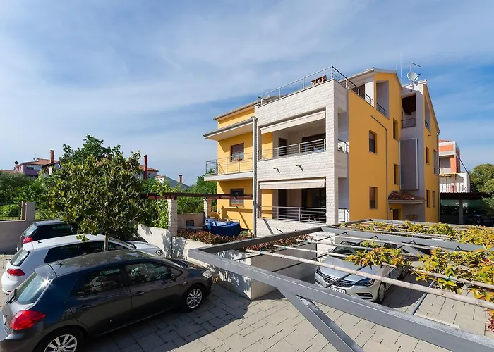 Apartment Goran